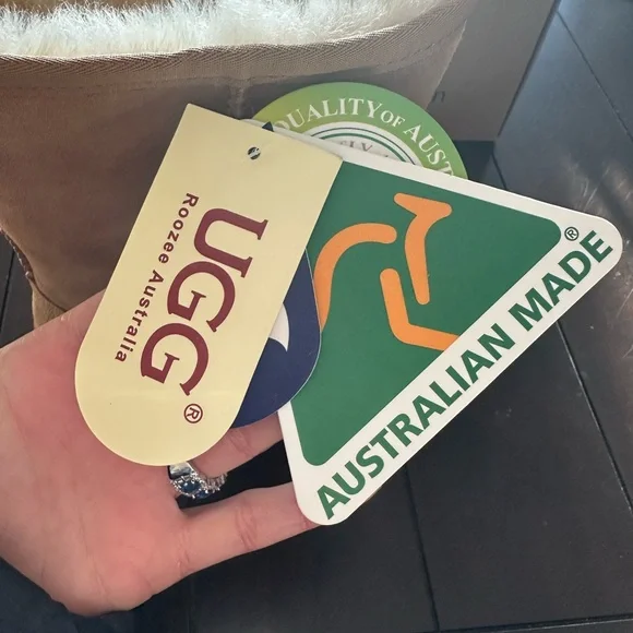 UGG Premium Short Classic Chestnut Boots - Picture 7 of 13